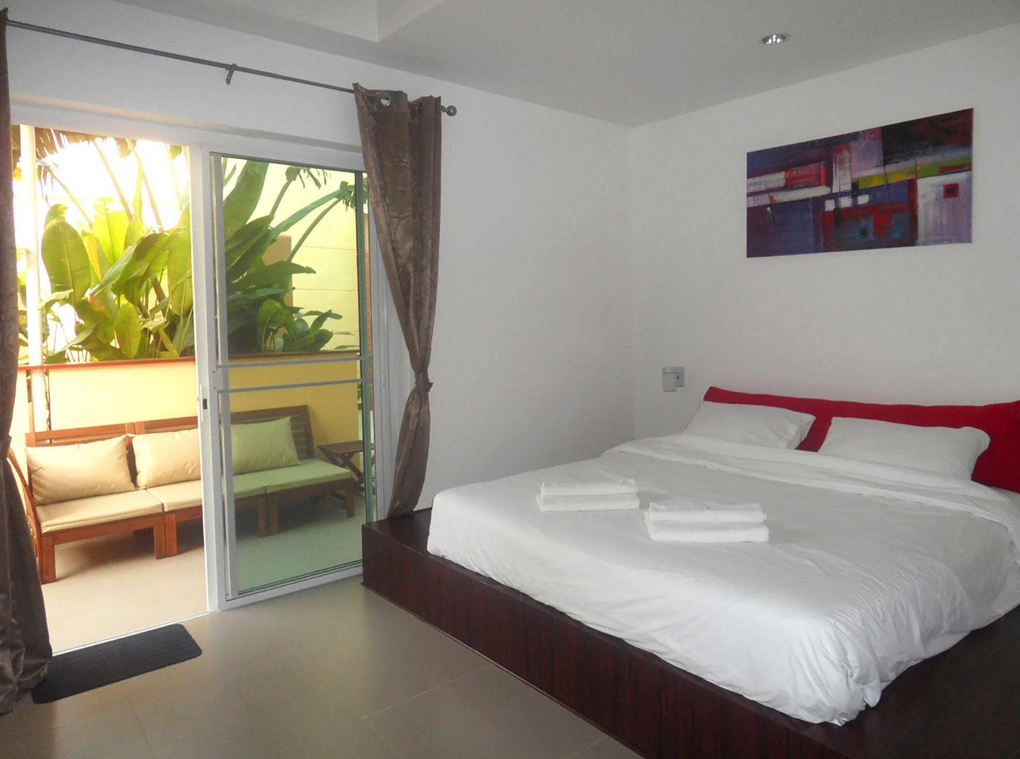 Gp Rooms Pool Guesthouse Pattaya Exterior foto
